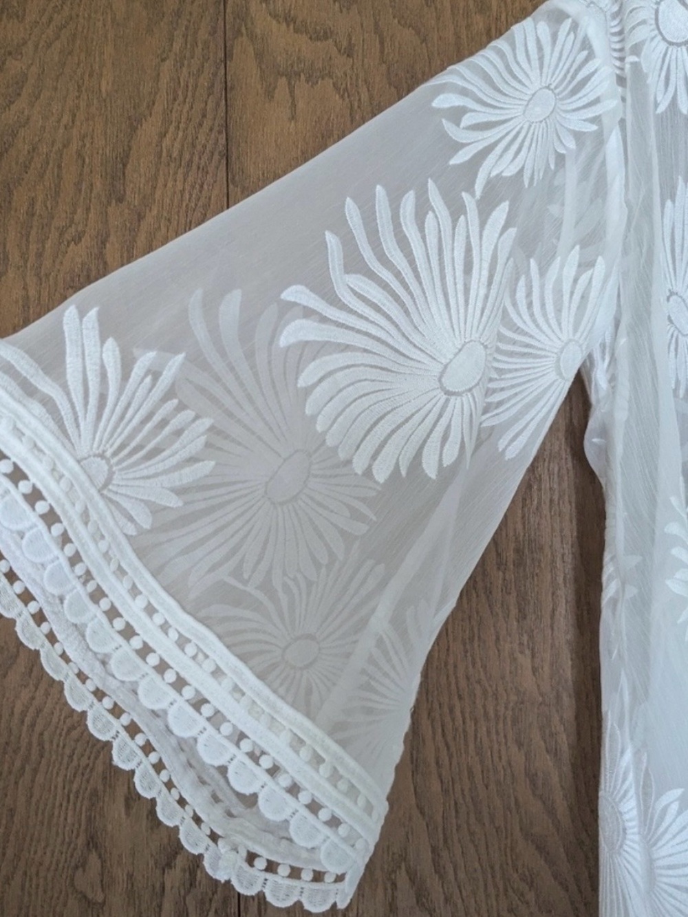NWOT Lace kimono xs